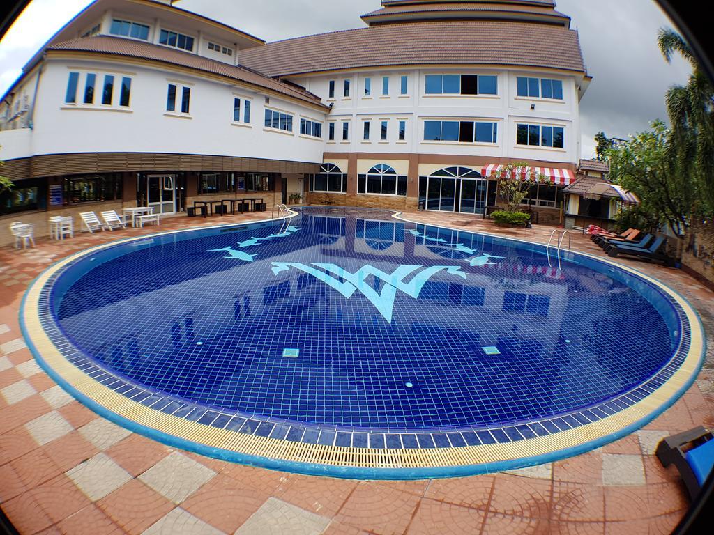 Major Grand Hotel Chum Phae Exterior foto